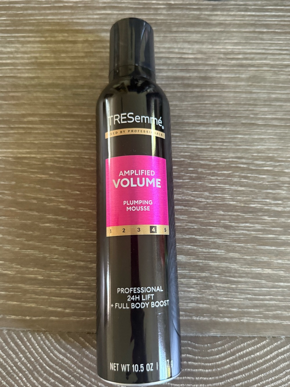 NWT TRESemmé Amplified Volume Plumping Mousse 24 hour lift 10.5 Oz